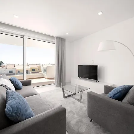 Well Located Apartment, Ancora, Porto De Mos * Lagos