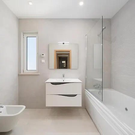 Appartamento Well Located Apartment, Ancora, Porto De Mos Lagos