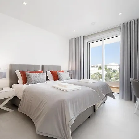 Well Located Apartment, Ancora, Porto De Mos Appartamento Lagos